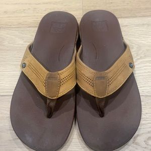 Men’s leather Reef flip flops size 9